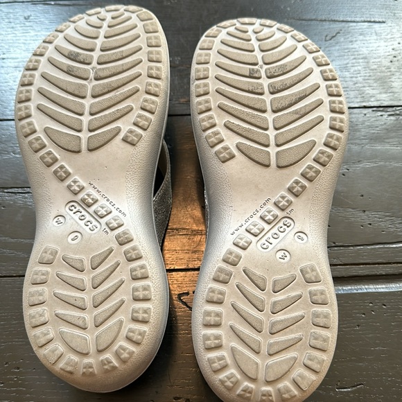 Crocs Silver Dual Comfort Size 9 - Picture 6 of 6